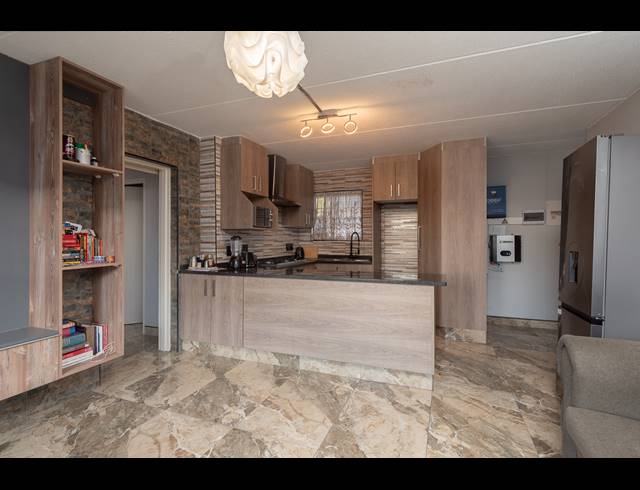 1 BEDROOM TOWNHOUSE FOR SALE IN ALAN MANOR